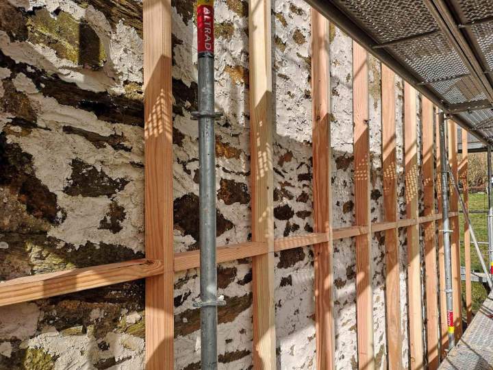 Pose matériaux isolants murs Tarn